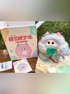 GIGGLE MONSTER Marshmallow Dreams Furry Plush Vinyl Face Blind Box Toy Hanger